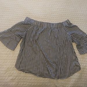 Off-the-shoulder shirt